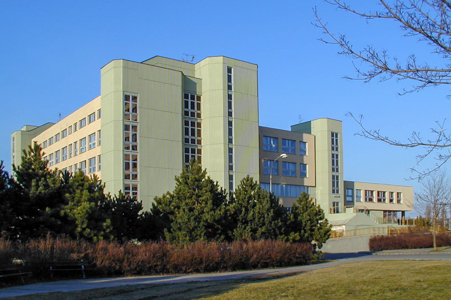 1990 - Poliklinika Pardubice 02