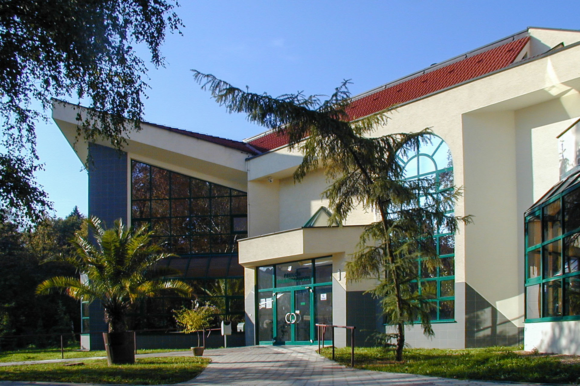 OLYMPUS DIGITAL CAMERA