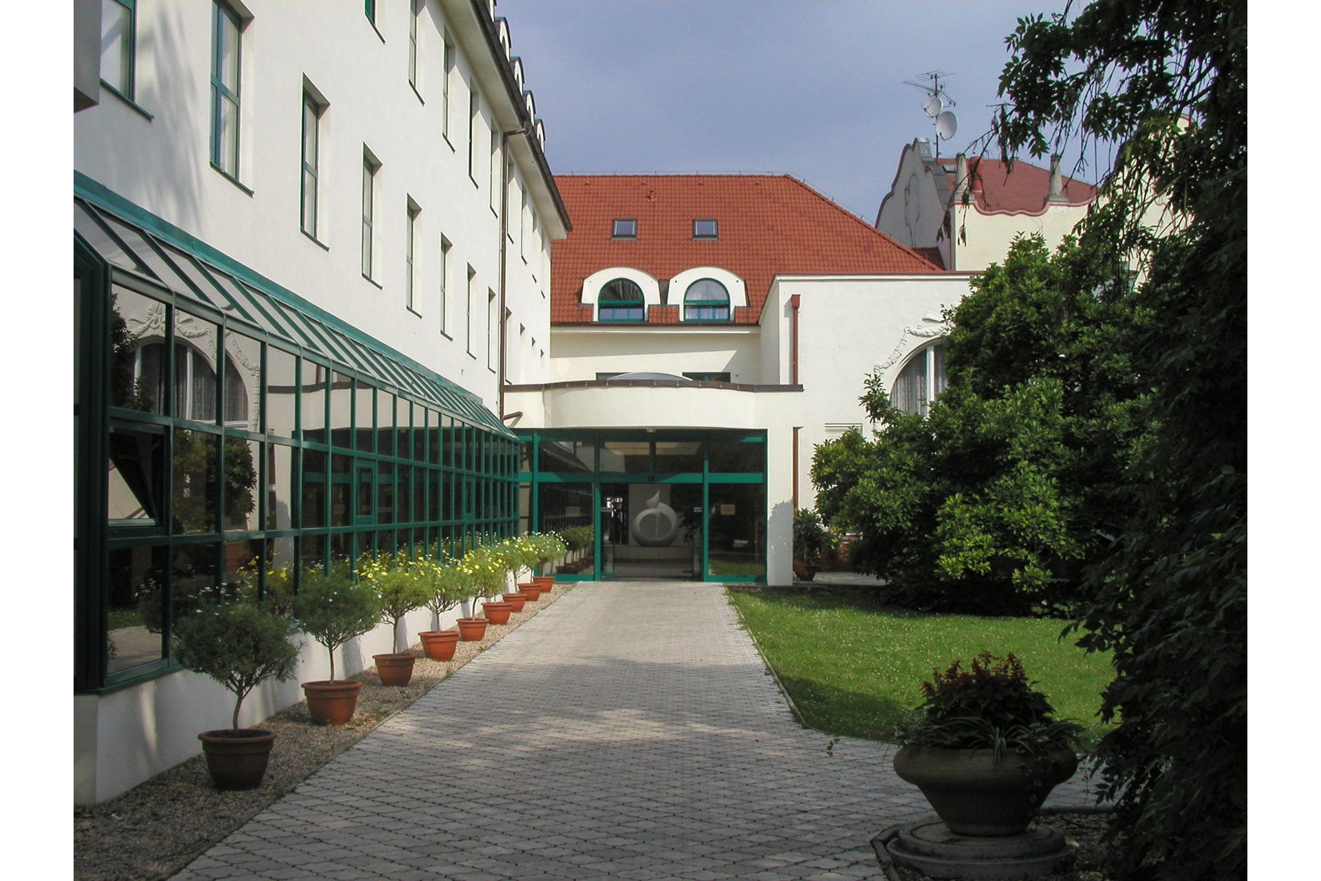 OLYMPUS DIGITAL CAMERA