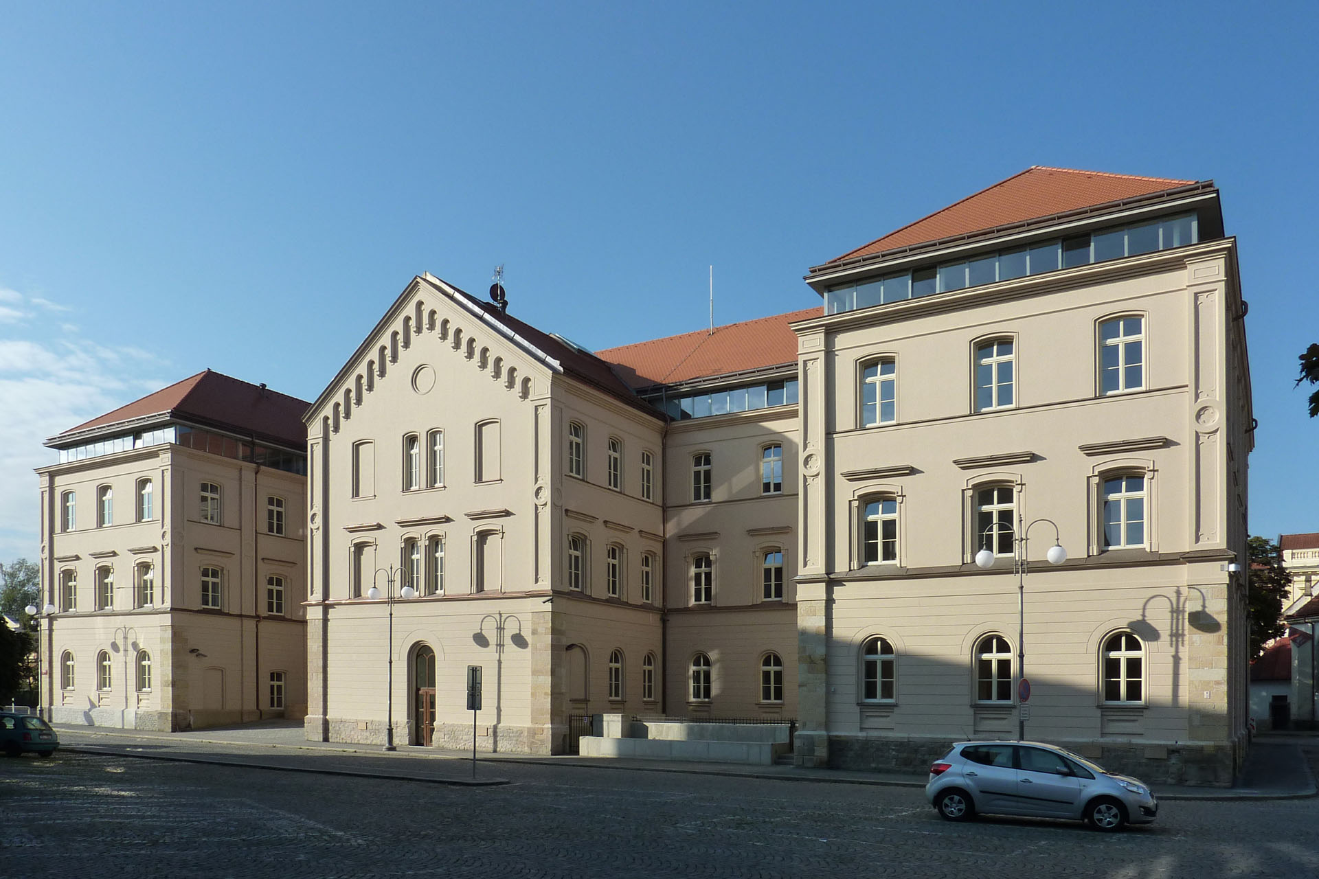 2010 - KU Pardubice - E 07