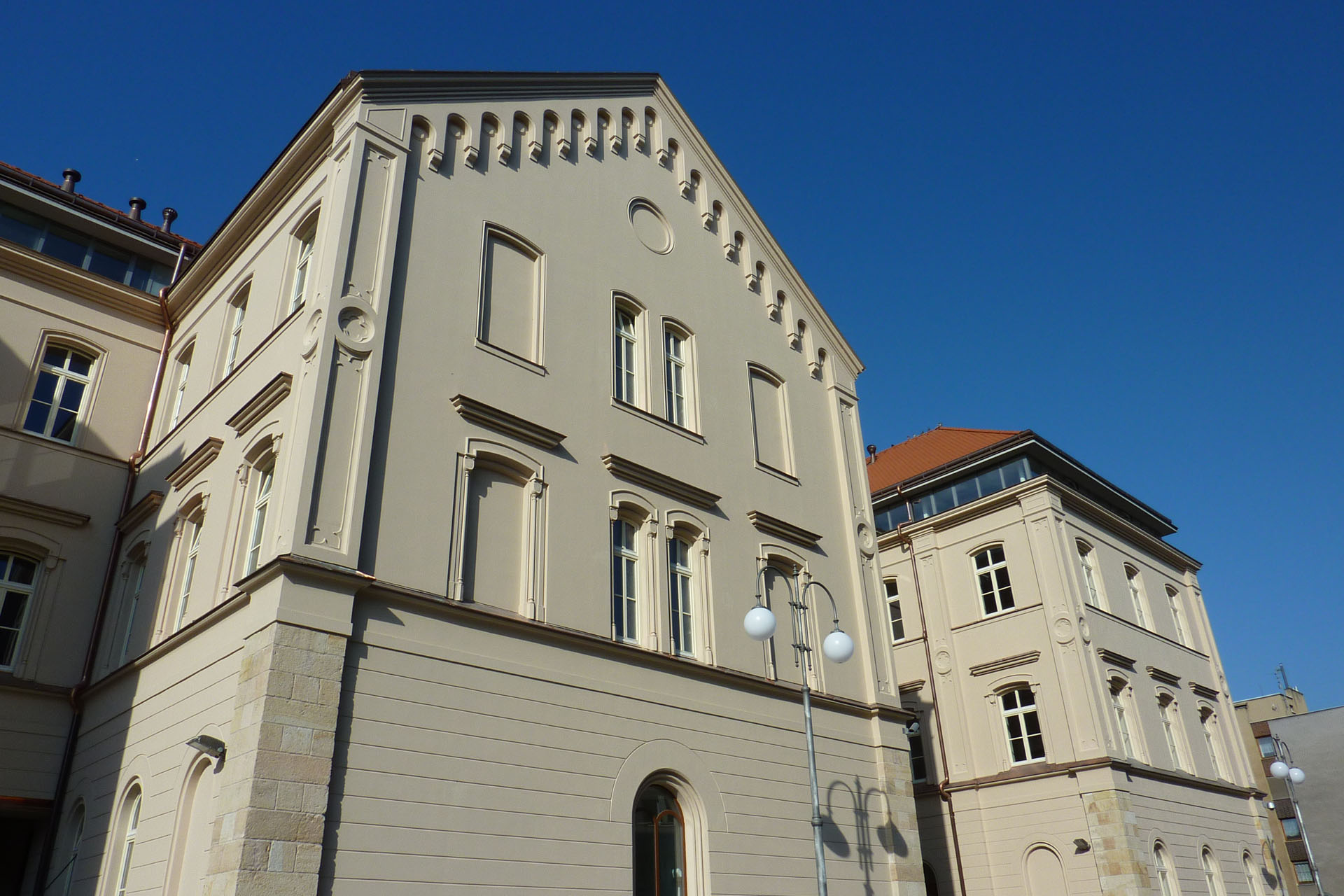 2010 - KU Pardubice - E 09