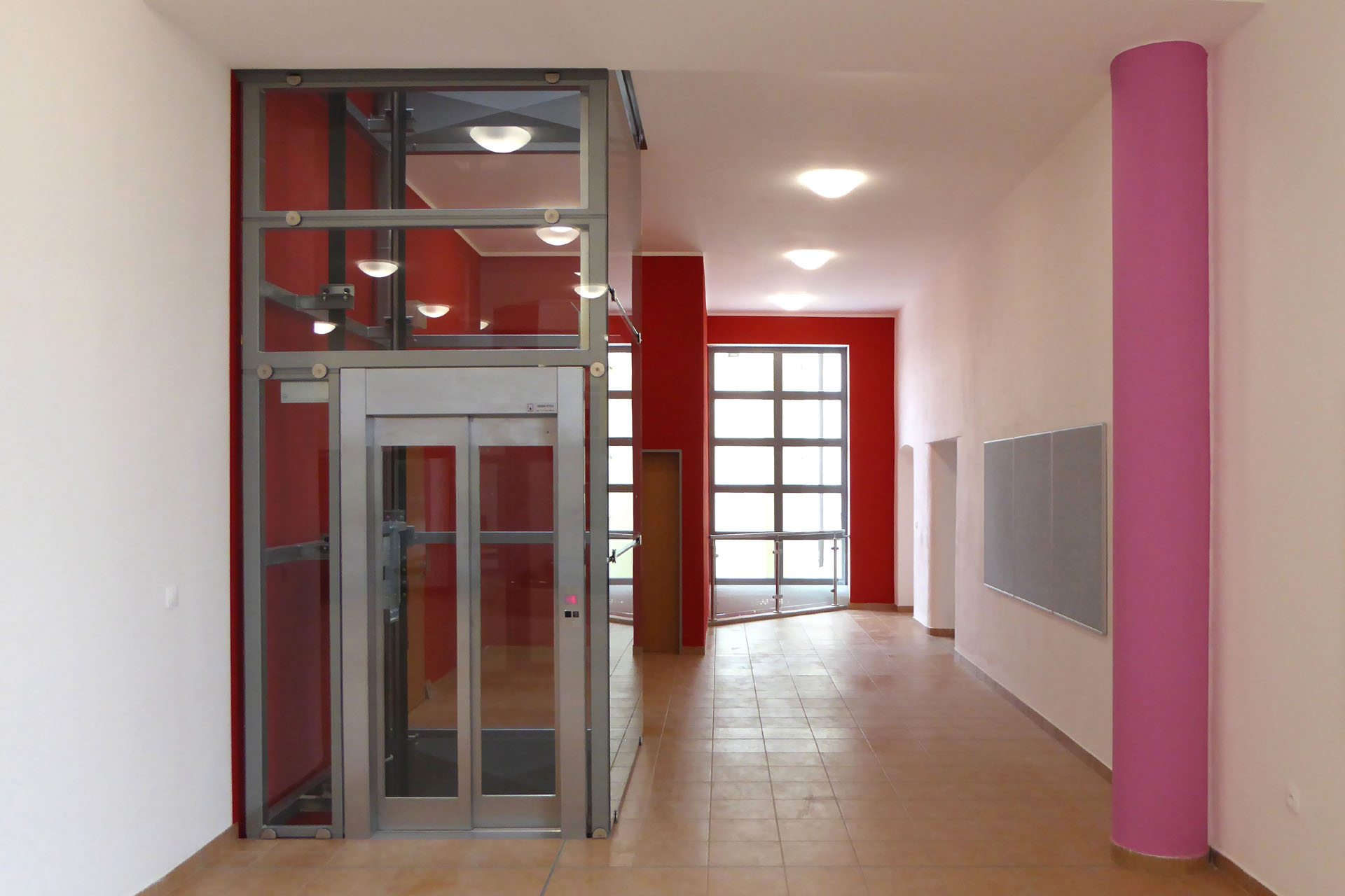 2015 - ZS GJ - I 12 - Chodba