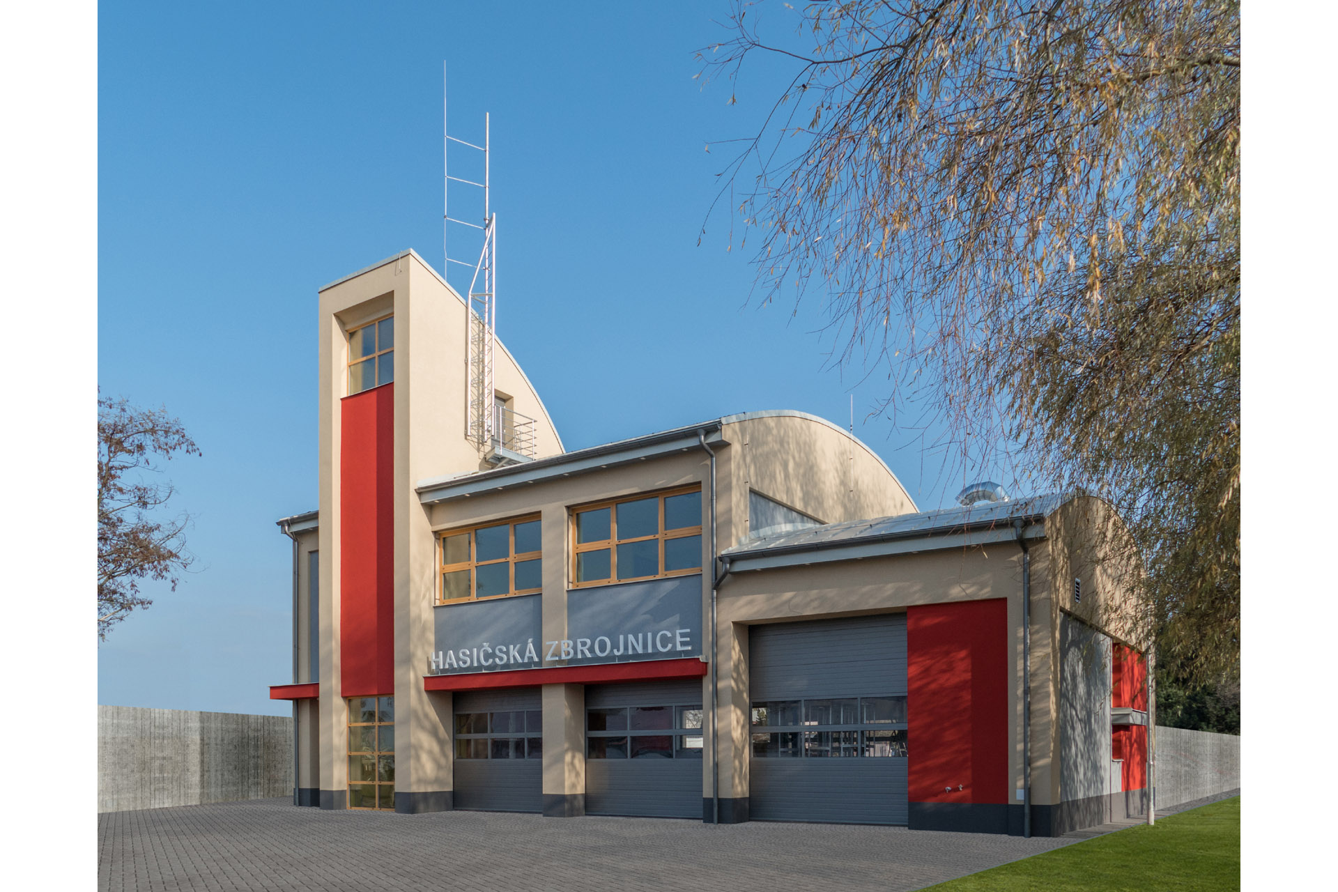 2021 - HZS Opatovice - 06 - Exterier 01 - Border