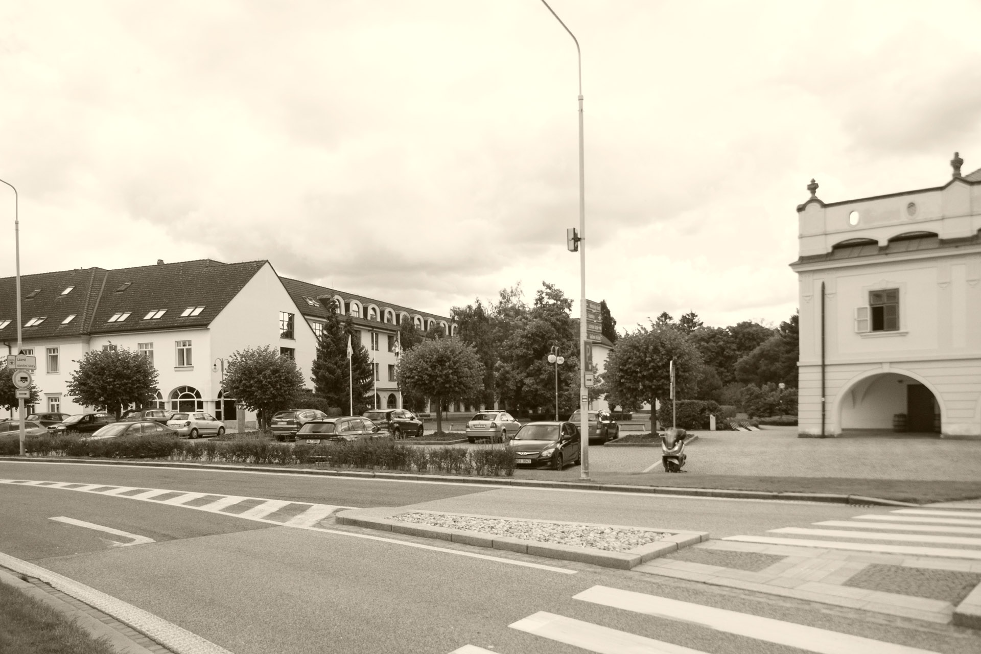 2023 - Bohdanec - Namesti - Per 04 - Lazne 00 - Stavajici